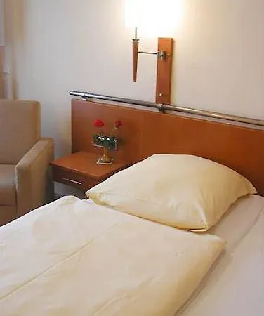 Royal كولونيا