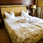 Royal Hotel Kolonia